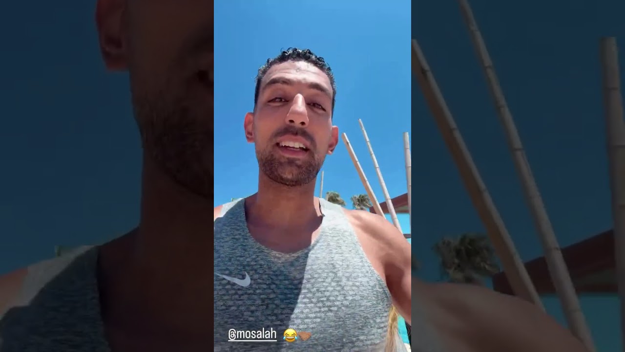 لقطة طريفة   كوكا يسخر من محمد صلاح بعد الفوز عليه