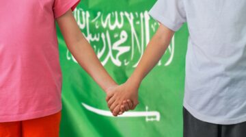 وسط جو عارم بالاحتفال فعاليات اليوم الوطني بالمدارس تثير الدهشة