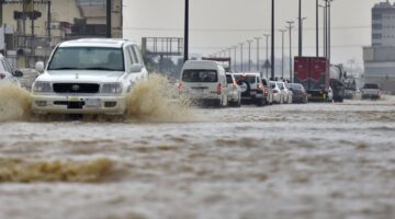 إنذار لأهالي الرياض بسبب وجود أمطار ورياح وصواعق صباح يوم الغد