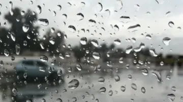 الدفاع المدني يحذر.. الأمطار الرعدية مستمرة إلى الآن في السعودية