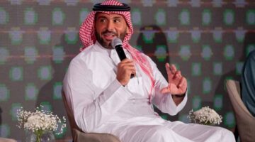 رجل الأعمال السعودي يزيد الراجحي يهدي طائرة 4 ركاب لصديقه محمد الدريم
