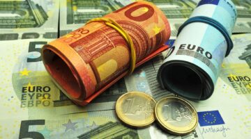شحال وصل سعر 100 يورو اليوم في السوق السوداء؟ اكتشف الارتفاعات الجديدة