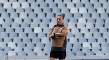 تفاصيل اجتماع بيسيرو مع نجوم الزمالك استعدادًا لمباراة البنك الأهلي