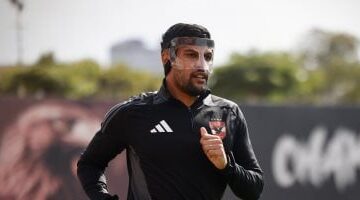 الأهلى يستبعد 7 لاعبين من رحلة جنوب أفريقيا لمواجهة صن داونز
