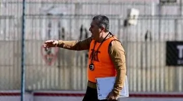 بيسيرو يصحح أخطاء لاعبى الزمالك قبل مواجهة مودرن بكأس عاصمة مصر