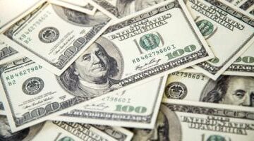 سعر الدولار مقابل الجنيه المصري اليوم الإثنين 26 مايو 2025 في منتصف التعاملات