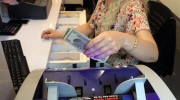 مقابل الجنيه المصرى.. أسعار الدولار والعملات الأجنبية اليوم الثلاثاء 8 - 4 - 2025