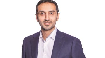 الإمارات تجذب مليارديراً بثروة 27 مليار دولار