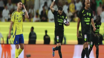 إحراج هائل.. اشتباك جماعي عنيف ينشب بين الفريقين مباشرة بعد المباراة