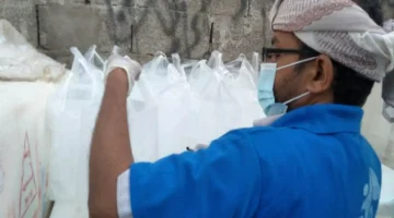 في صيف الحديدة.. ارتفاع حار لأسعار قوالب الثلج بنسبة 40%!