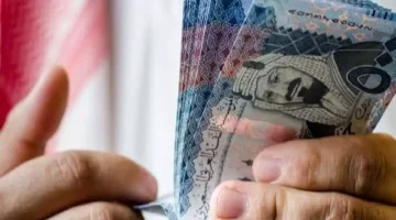 ارتفاع طازج للريال السعودي في عدن وحضرموت مع بدء نقل الحجاج اليمنيين – آخر تحديث