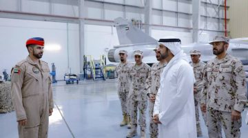 حمدان بن محمد يشيد بتطور وجاهزية قاعدة الظفرة الجوية