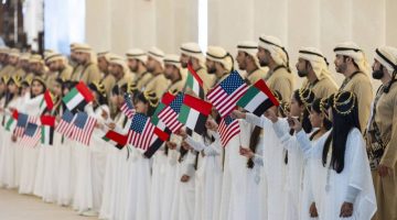 محمد بن زايد يرحب بالرئيس ترامب في قصر الوطن بأبوظبي