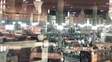 الحجاج يرددون "لبيك اللهم لبيك" في طريقهم للمسجد النبوي.. شاهد الفيديو الرائع!
