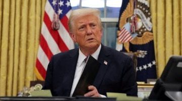هل ستحقق خطط ترامب لنقل تصنيع آيفون إلى أمريكا فوائد لآبل؟