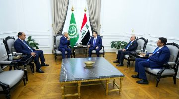 رئيس الوزراء يؤكد ضرورة تعزيز آليات الجامعة العربية في التصدي للمشاكل الاقتصادية والبيئية والتنموية