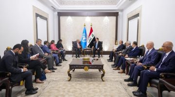 رئيس الوزراء يثمن زيارة غوتيرش إلى بغداد وحضوره القمة العربية