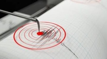 الفرق بين الزلزال والهزة الارتدادية.. دليل علمي مبسط وشامل