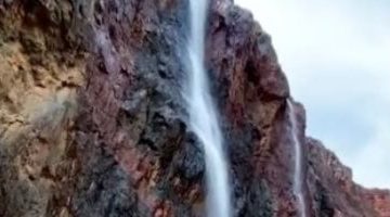 سيول تعصف بطريق طابا-النقب في جنوب سيناء.. شاهد الفيديو!