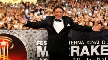 عادل إمام الزعيم.. رحلة سينمائية خالدة وذكريات عمر في قلوب الملايين (فيديو)