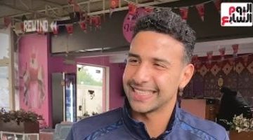 عمر عصر يكشف تفاصيل علاقته بـ"مرموش وحجازي" من المحترفين المصريين.. فيديو حصري!