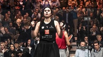 نور الشربيني تعود إلى القاهرة اليوم بعد تتويجها ببطولة العالم للاسكواش