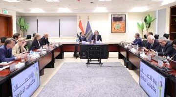 وزير الاتصالات يستكشف فرص التعاون في البنية التحتية بين مصر والسويد