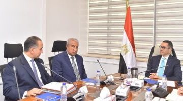 وزير الاستثمار يستقبل ممثلي تحالف صناعي دولي لبحث سبل التعاون في التكنولوجيا البيئية
