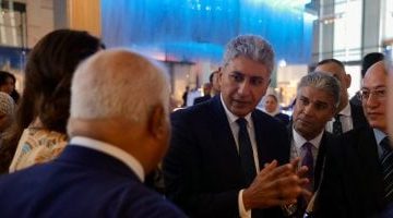 وزير السياحة والآثار يعقد اجتماعاً هاماً مع قيادة الصحف القومية والخاصة