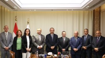 وزير قطاع الأعمال يجتمع بوفد بريتش بتروليوم لتتبع خطوات إعادة تشغيل مصنع الأنود