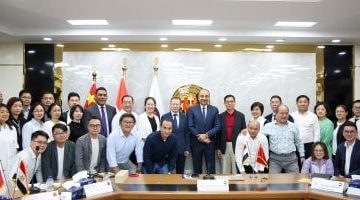 وزير قطاع الأعمال يلتقي وفدًا صينيًا من شركات الغزل والنسيج لتعزيز فرص الشراكة الاستراتيجية