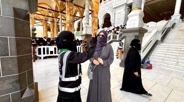 الكشافة السعودية تعزز أمن الحرم بتيسير حركة الحجاج وإدارة الحشود