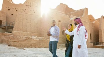السعودية تحطم رقمها القياسي للعام الثاني: أكثر من 100 مليون سائح سنويًا