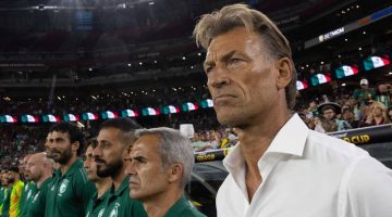 "رونار يتحمل المسؤولية الكاملة بعد خروج السعودية أمام المكسيك: تصريحات مثيرة" - Elbotola