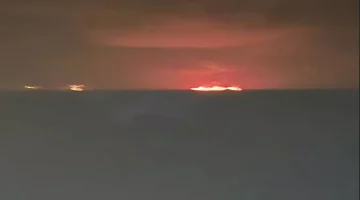 تقارير: نشوب حريق في 3 سفن في بحر عُمان قبل مضيق هرمز