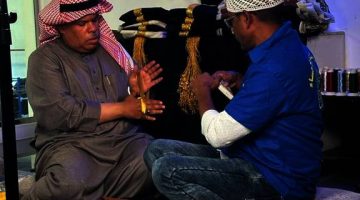 البشوت في السعودية: مصانع جديدة تنعش الحرفة التقليدية في مواجهة التحديات