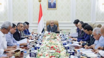 المجلس الأعلى للطاقة برئاسة رئيس الوزراء يقر تدابير سريعة لتأمين وقود كهرباء عدن