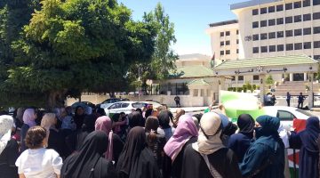 اعتصام حاشد أمام البرلمان للمطالبة بعفو عام عاجل