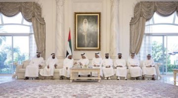 هزاع بن زايد يستقبل المهنئين بعيد الأضحى في قصر المقام بحفاوة وترحاب