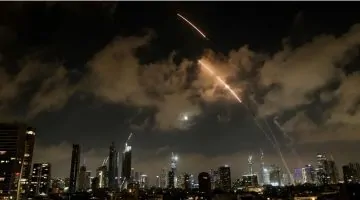 اليوم التاسع من التصعيد: صواريخ إيرانية تستهدف تل أبيب دون إصابات، وإسرائيل ترد بضربات عسكرية دقيقة