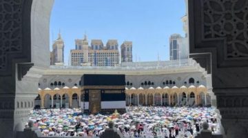 الحجاج المتعجلون يختتمون مناسكهم بأداء طواف الوداع