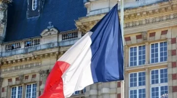 الخارجية الفرنسية تحذر رعاياها: مغادرة إيران تكون فورية!
