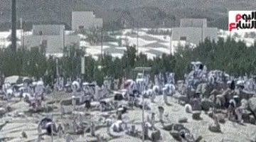 حجاج بيت الله الحرام يؤدون الركن الأعظم: لبيك اللهم لبيك!