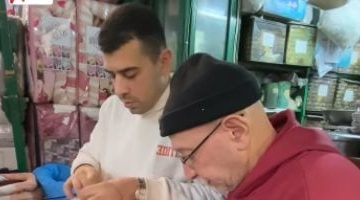 شيخ العطارين يتأثر بذكريات والدته: 'نجاحي بفضل دعواتها ومهنتي مليئة بالتحديات' (فيديو)
