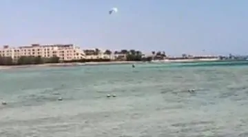 غردقة تستقبل ربيعًا ممتعًا مع ازدهار رياضة الكايت سيرف - شاهد الفيديو!