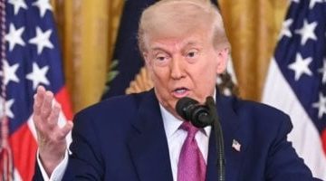 موبايل ترامب: جهاز مطلي بالذهب بسعر مخفض، تعرف على التفاصيل (فيديو)
