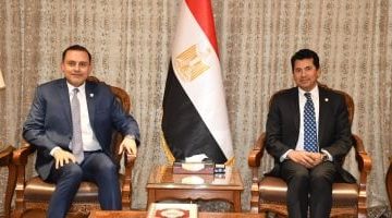 وزير الشباب والرياضة يلتقي السفير القطري في القاهرة