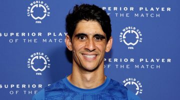 ياسين بونو يتألق في قائمة استثنائية بعد أداءه الرائع في مباراة الهلال ومانشستر سيتي