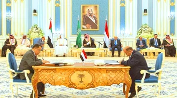بروفسور مغربي: السعودية وضعت الانتقالي في مأزق 'اتفاق الرياض' وتملك الحل لقضية الجنوب